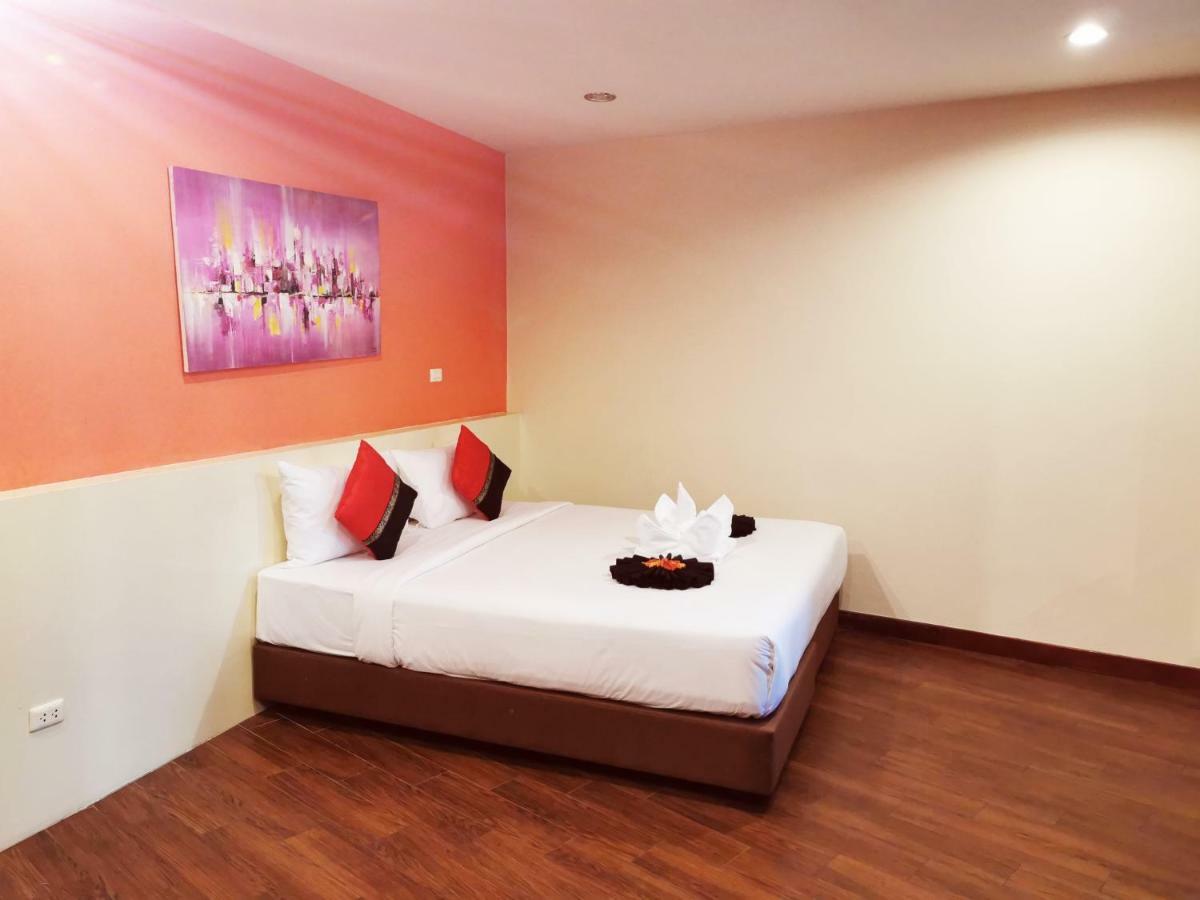 Paksaa Boutique Hotel Patong Bagian luar foto