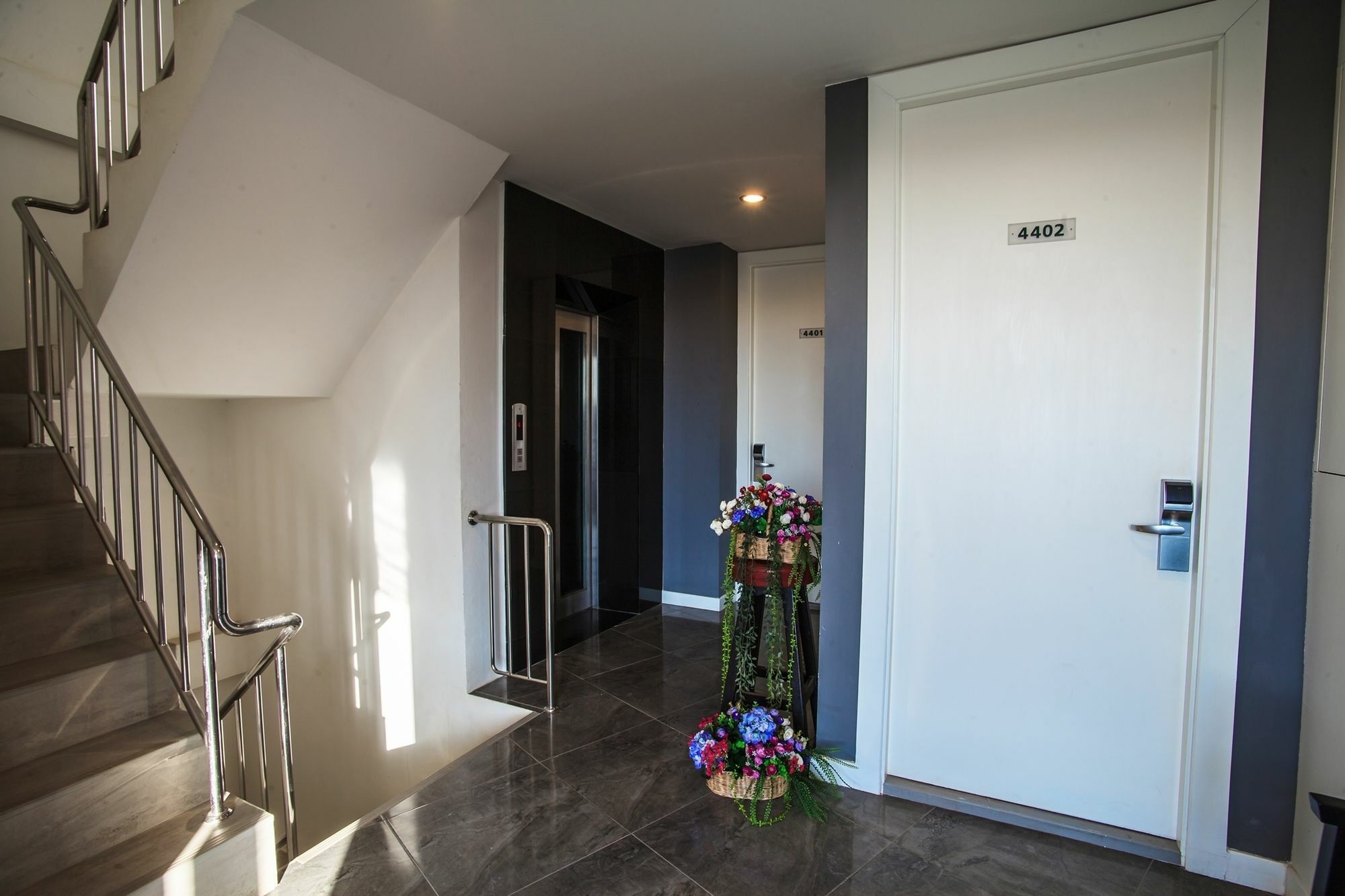 Paksaa Boutique Hotel Patong Bagian luar foto
