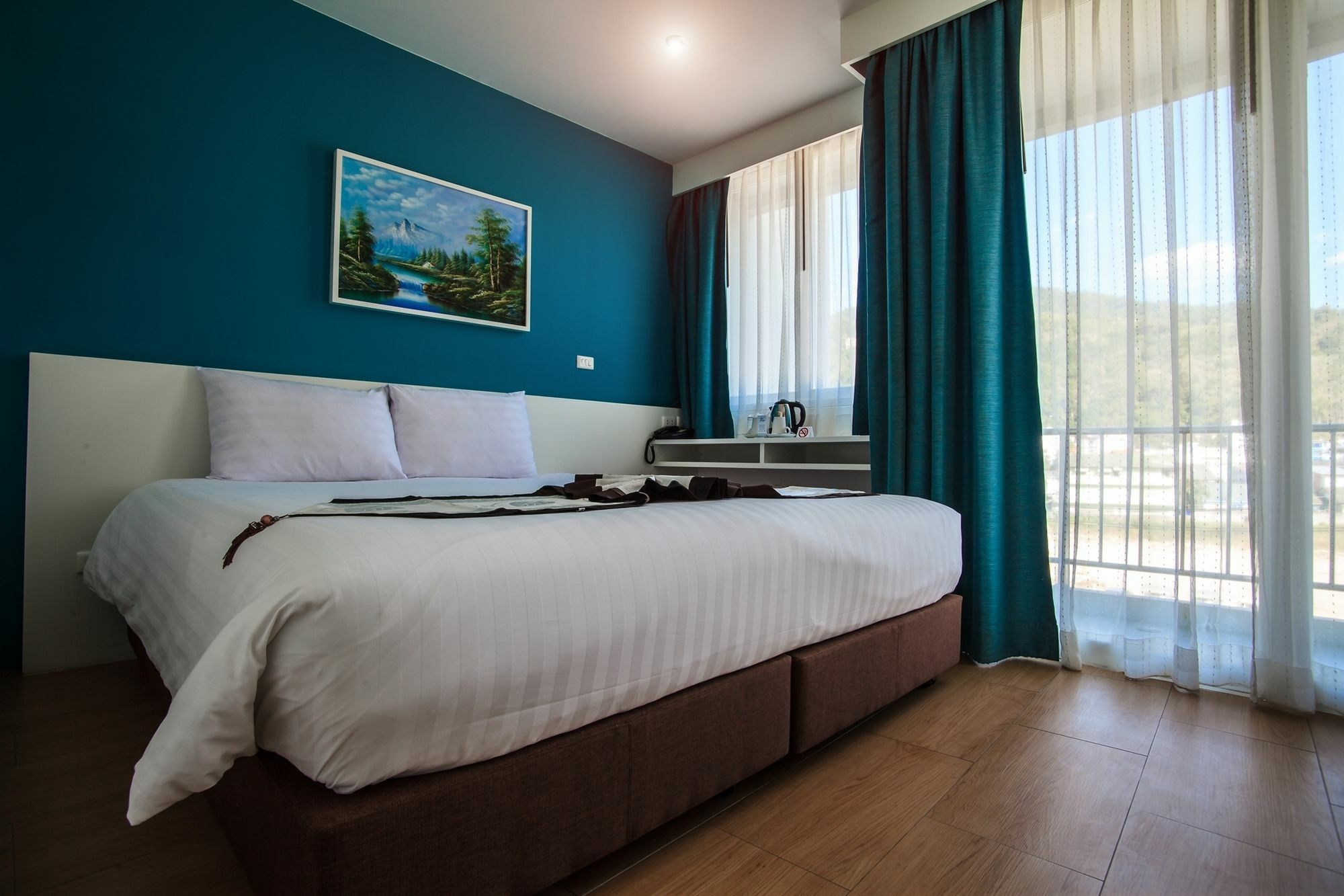 Paksaa Boutique Hotel Patong Bagian luar foto