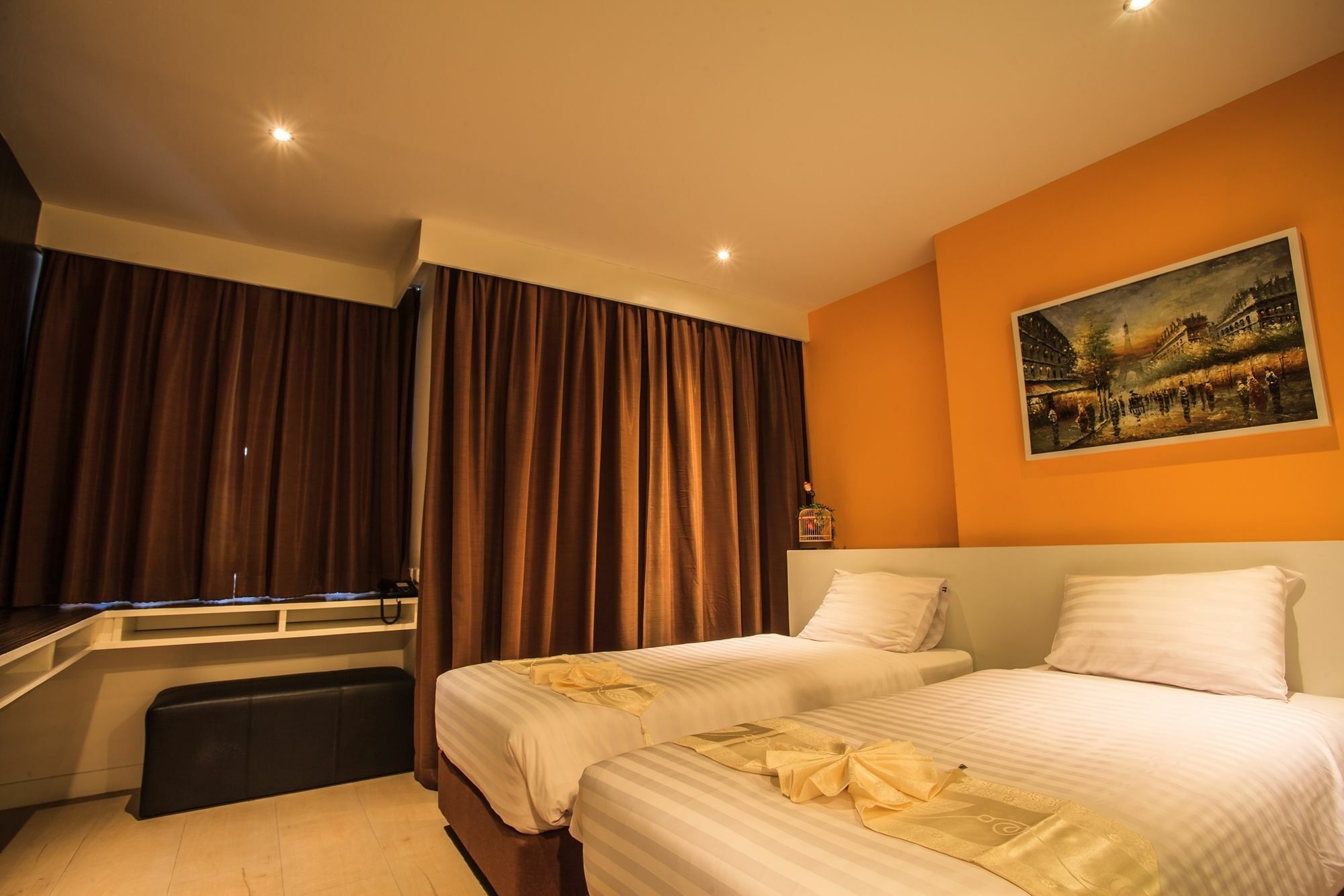 Paksaa Boutique Hotel Patong Bagian luar foto