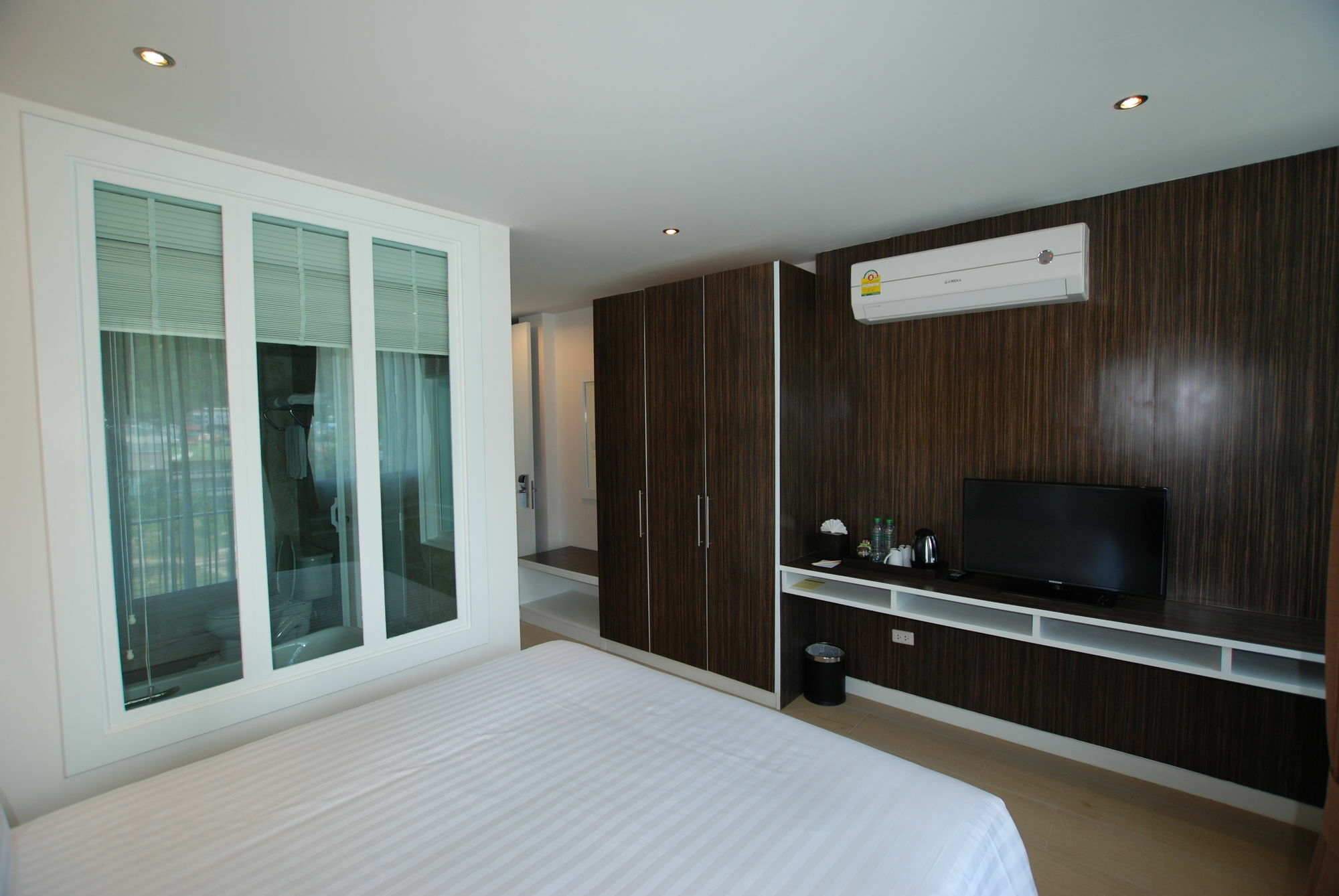 Paksaa Boutique Hotel Patong Bagian luar foto