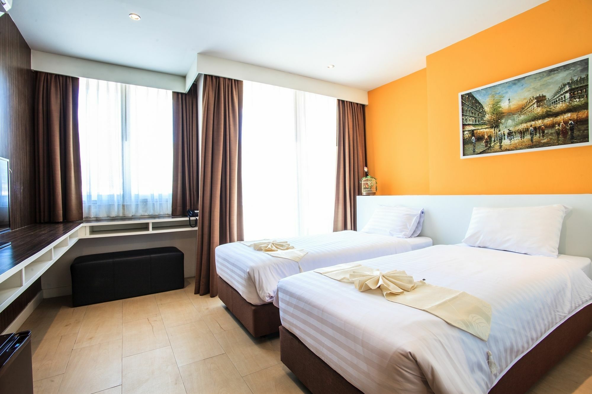 Paksaa Boutique Hotel Patong Bagian luar foto
