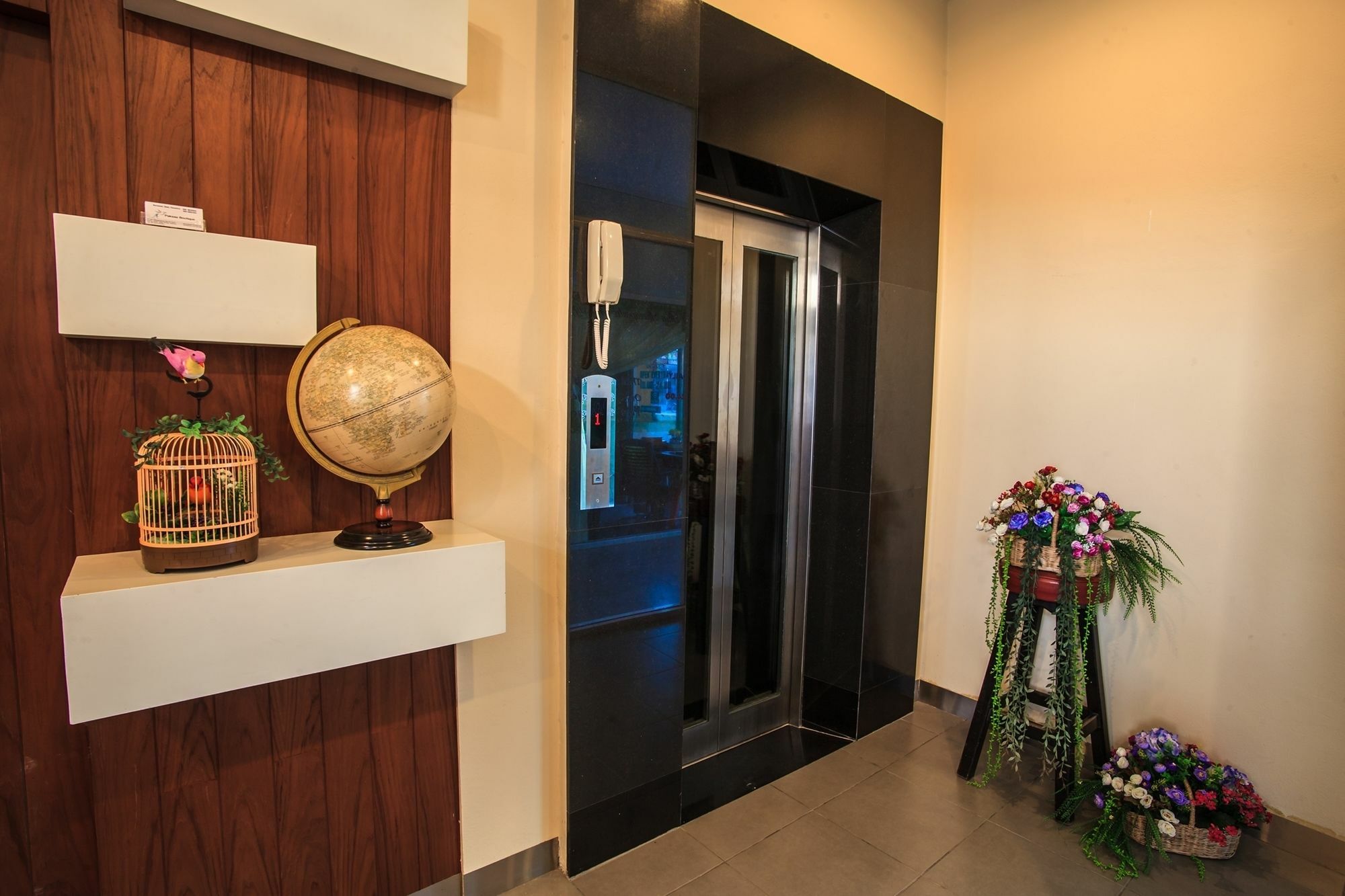 Paksaa Boutique Hotel Patong Bagian luar foto
