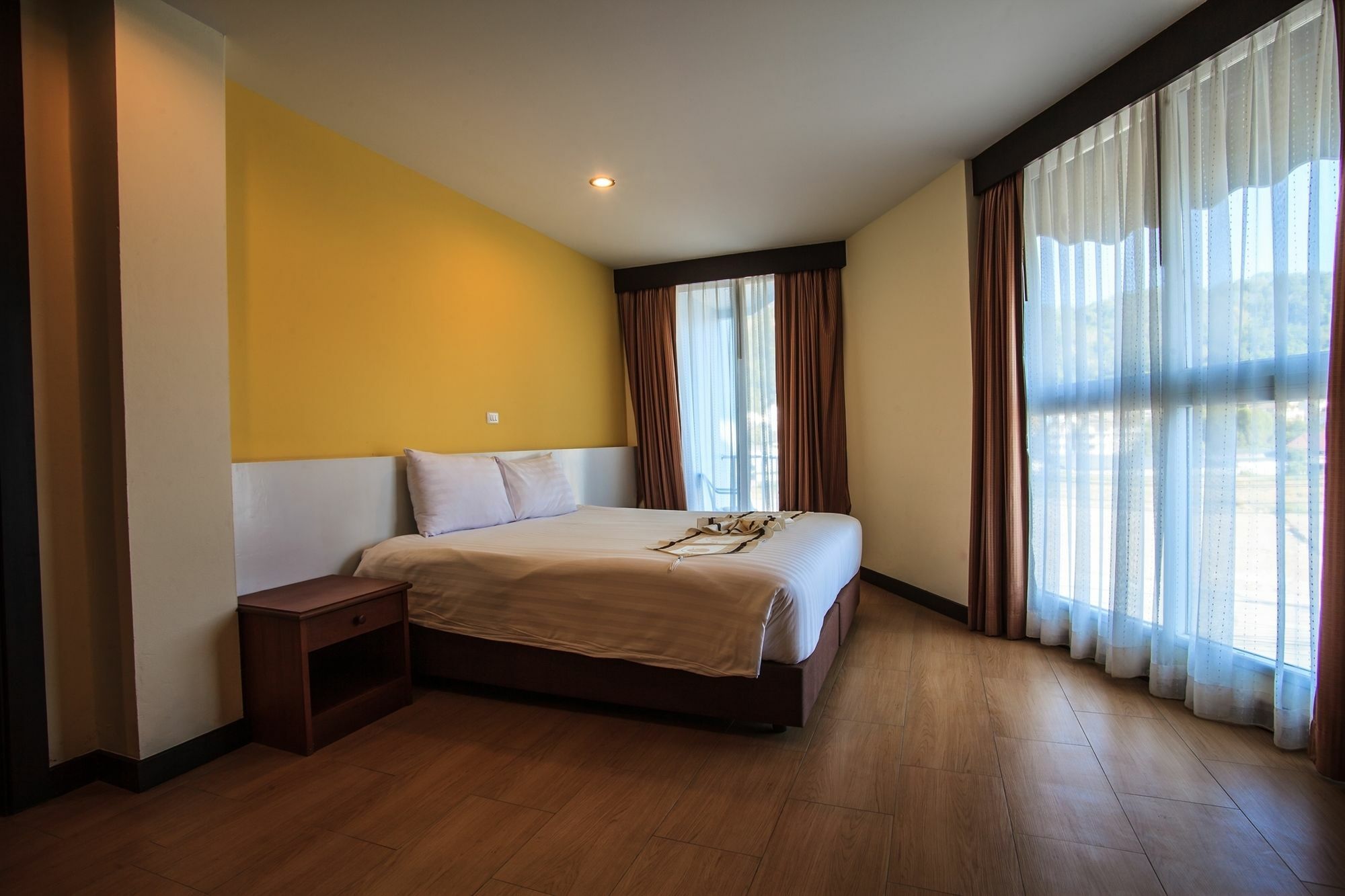 Paksaa Boutique Hotel Patong Bagian luar foto