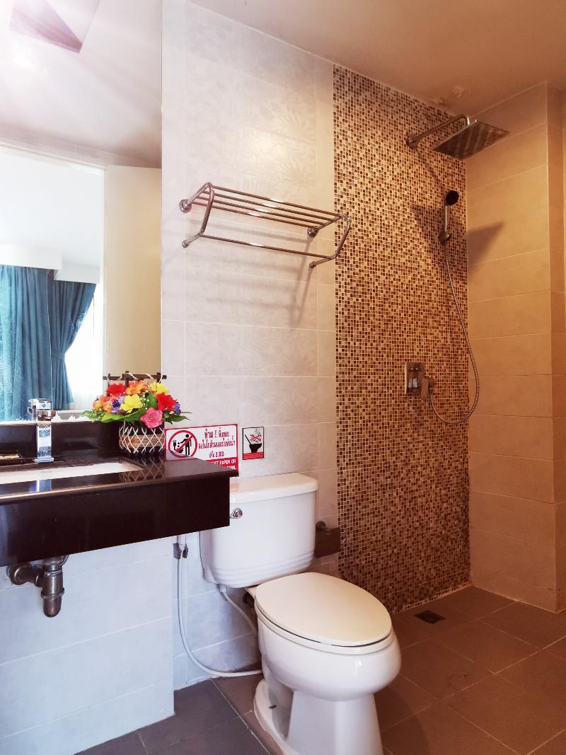 Paksaa Boutique Hotel Patong Bagian luar foto
